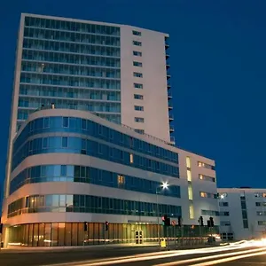 Metro Airport Apartment